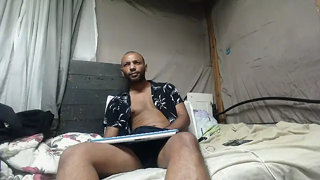 Snapshot of Camodick chatting on May 18, 6:14 pm Camodick online show from May 18, 6:14 pm