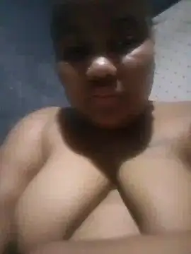 Snapshot of ChubbyMidgetxxx19 chatting on May 25, 1:11 am ChubbyMidgetxxx19 online show from May 25, 1:11 am