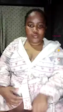 ChubbyMidgetxxx19 online show from July 15, 5:40 pm