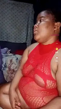 ChubbyMidgetxxx19 online show from July 22, 7:49 pm