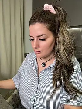 Snapshot of SophiePale chatting on April 25, 5:21 pm SophiePale online show from April 25, 5:21 pm
