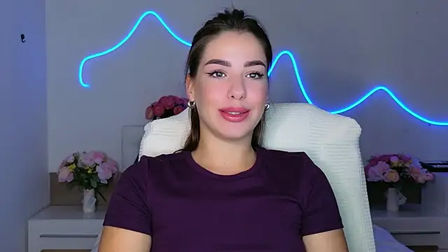 MaddiePerez online show from July 22, 6:32 pm