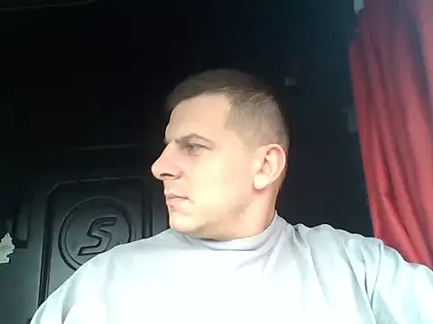 Snapshot of SteelVibe chatting on May 7, 11:37 am SteelVibe online show from May 7, 11:37 am