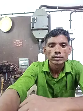 Snapshot of Hot-Parinda200 chatting on June 15, 6:04 am Hot-Parinda200 online show from June 15, 6:04 am