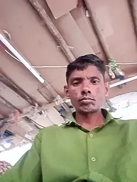 Snapshot of Hot-Parinda200 chatting on June 17, 10:39 am Hot-Parinda200 online show from June 17, 10:39 am