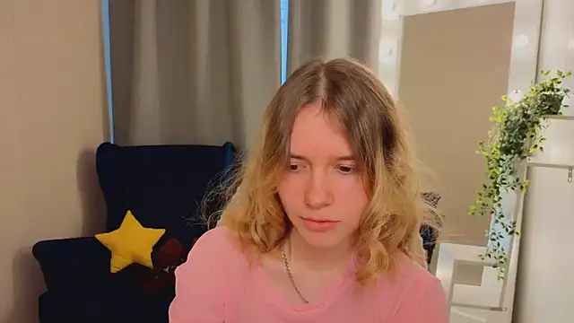 Snapshot of MilanaRayy chatting on June 17, 5:54 am MilanaRayy online show from June 17, 5:54 am