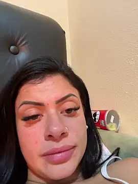 Snapshot of belababyy chatting on May 21, 11:23 pm belababyy online show from May 21, 11:23 pm