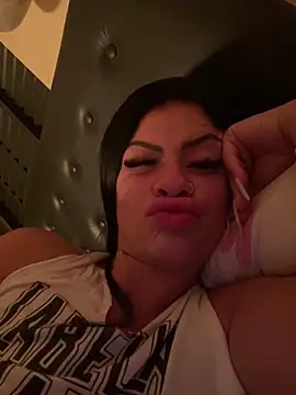 Snapshot of belababyy chatting on June 5, 8:42 am belababyy online show from June 5, 8:42 am