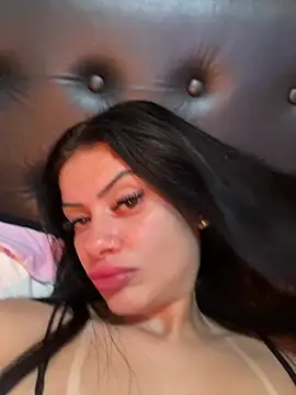 Snapshot of belababyy chatting on June 9, 11:11 am belababyy online show from June 9, 11:11 am