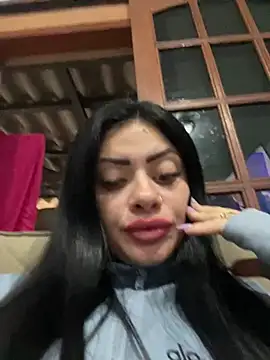 Snapshot of belababyy chatting on June 19, 11:47 am belababyy online show from June 19, 11:47 am