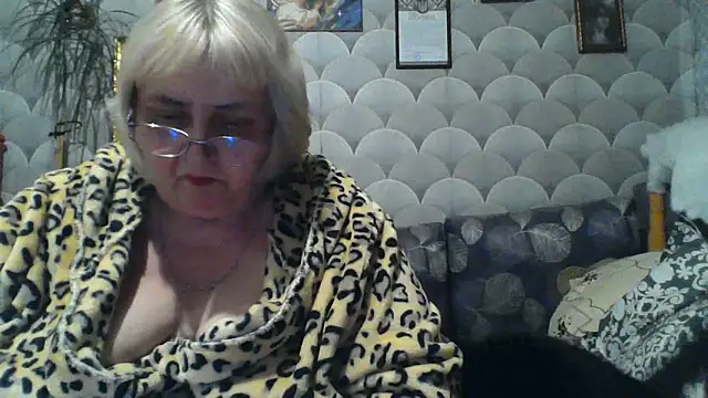Snapshot of MarinaFarina53 chatting on June 15, 8:55 pm MarinaFarina53 online show from June 15, 8:55 pm