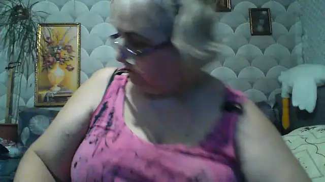 Snapshot of MarinaFarina53 chatting on June 17, 5:36 pm MarinaFarina53 online show from June 17, 5:36 pm