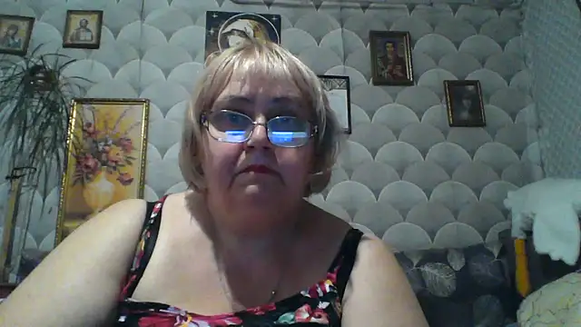 Snapshot of MarinaFarina53 chatting on June 20, 8:22 pm MarinaFarina53 online show from June 20, 8:22 pm