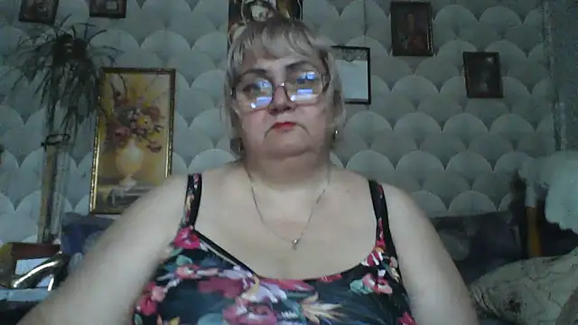 Snapshot of MarinaFarina53 chatting on June 21, 9:45 am MarinaFarina53 online show from June 21, 9:45 am