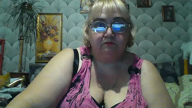 Snapshot of MarinaFarina53 chatting on June 24, 5:56 pm MarinaFarina53 online show from June 24, 5:56 pm