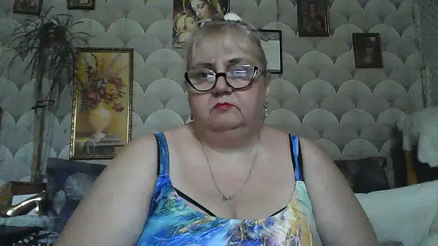 Snapshot of MarinaFarina53 chatting on June 27, 2:01 pm MarinaFarina53 online show from June 27, 2:01 pm