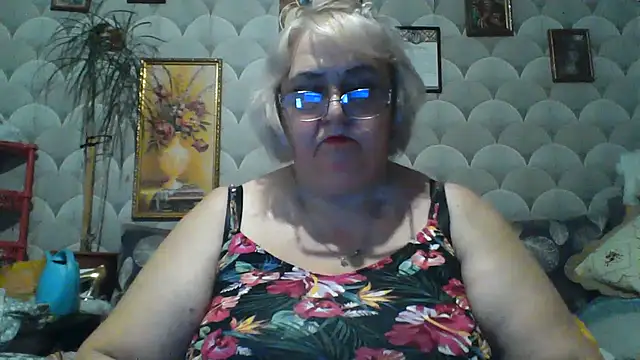 Snapshot of MarinaFarina53 chatting on June 30, 6:09 pm MarinaFarina53 online show from June 30, 6:09 pm