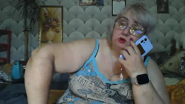 Snapshot of MarinaFarina53 chatting on July 1, 6:15 am MarinaFarina53 online show from July 1, 6:15 am