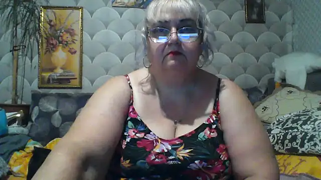 Snapshot of MarinaFarina53 chatting on July 1, 6:18 pm MarinaFarina53 online show from July 1, 6:18 pm