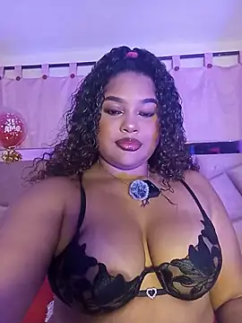 Snapshot of helenassnow chatting on June 2, 3:14 pm helenassnow online show from June 2, 3:14 pm