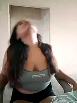 Daniela-Peruana online show from May 7, 11:32 pm
