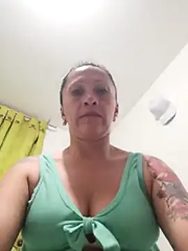 Snapshot of Vely_ chatting on July 13, 2:25 am Vely online show from July 13, 2:25 am