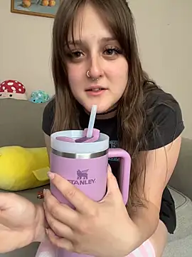 Snapshot of Hazel_Haze chatting on May 18, 1:28 pm Hazel Haze online show from May 18, 1:28 pm