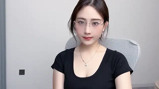 Snapshot of _222Mia chatting on June 17, 11:23 am 222Mia online show from June 17, 11:23 am