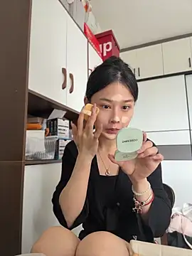 Snapshot of cuteluky18 chatting on May 14, 3:13 am cuteluky18 online show from May 14, 3:13 am
