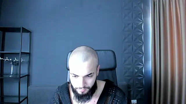 OscarWillss online show from May 28, 4:21 am