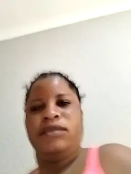 Snapshot of JuicyHoney_01 chatting on June 28, 5:35 am JuicyHoney 01 online show from June 28, 5:35 am