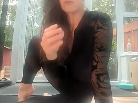 Snapshot of Lady_T_ chatting on May 19, 11:27 am Lady T online show from May 19, 11:27 am