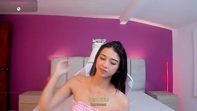 Littlee Mia online show from May 24, 11:59 am
