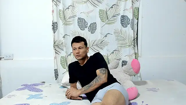 Snapshot of HannaSexMatheuw chatting on June 28, 1:00 am HannaSexMatheuw online show from June 28, 1:00 am