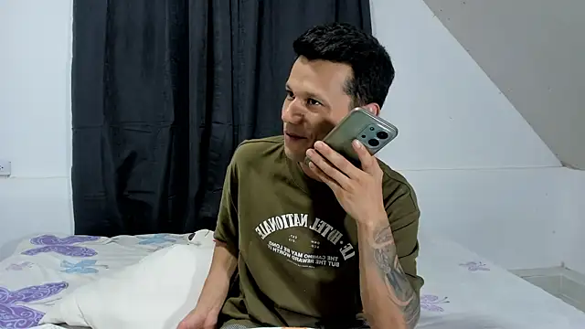 Snapshot of HannaSexMatheuw chatting on July 15, 12:27 am HannaSexMatheuw online show from July 15, 12:27 am