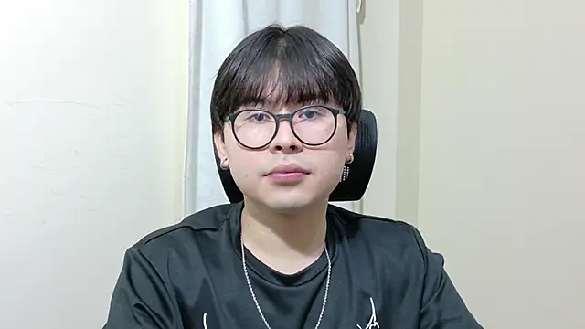 Snapshot of kuromi_boy chatting on June 23, 2:53 am kuromi boy online show from June 23, 2:53 am