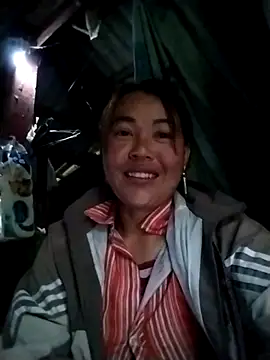Snapshot of Mii-moo chatting on May 9, 10:20 am Mii-moo online show from May 9, 10:20 am