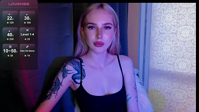 Snapshot of MichelleVelour chatting on June 7, 4:11 pm MichelleVelour online show from June 7, 4:11 pm