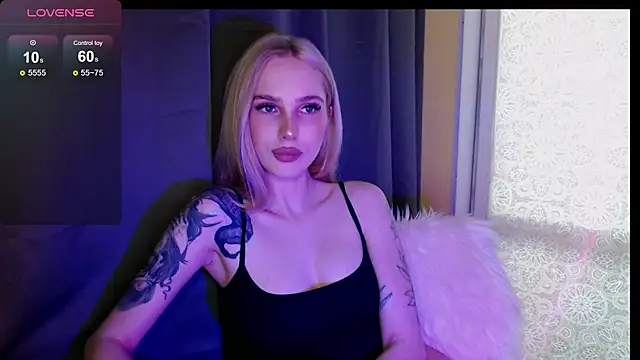 Snapshot of MichelleVelour chatting on June 10, 3:00 pm MichelleVelour online show from June 10, 3:00 pm