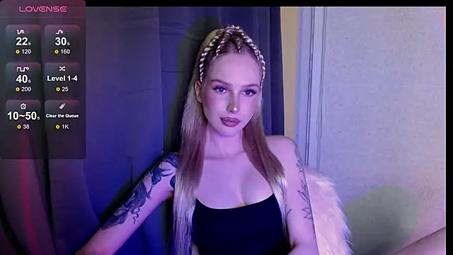 Snapshot of MichelleVelour chatting on June 24, 5:12 pm MichelleVelour online show from June 24, 5:12 pm