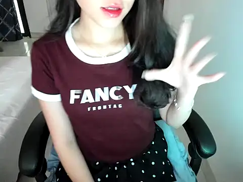 Snapshot of Linh_smile_ chatting on June 30, 8:26 am Linh smile online show from June 30, 8:26 am
