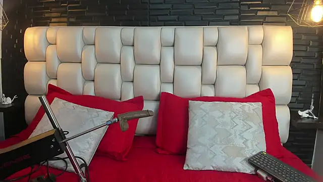 Snapshot of ViolettGracee chatting on July 1, 4:03 am ViolettGracee online show from July 1, 4:03 am