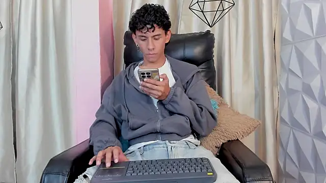 kairox  online show from June 23, 7:01 pm