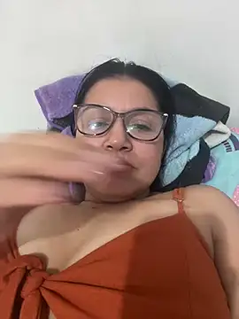 Snapshot of Casandra_inthemorning chatting on May 14, 4:47 pm Casandra inthemorning online show from May 14, 4:47 pm