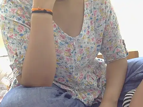 SUZZY LONDON online show from May 14, 3:19 pm