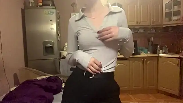 Snapshot of DaphneAmor chatting on May 11, 6:49 pm DaphneAmor online show from May 11, 6:49 pm
