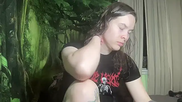 Snapshot of mo0ngoddess chatting on February 1, 4:33 am mo0ngoddess online show from February 1, 4:33 am