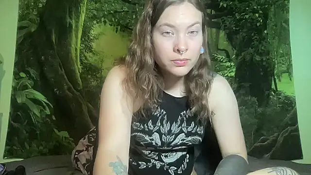 Snapshot of mo0ngoddess chatting on May 20, 2:51 am mo0ngoddess online show from May 20, 2:51 am