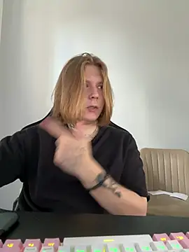 Snapshot of Hirtay chatting on June 14, 8:27 am Hirtay online show from June 14, 8:27 am