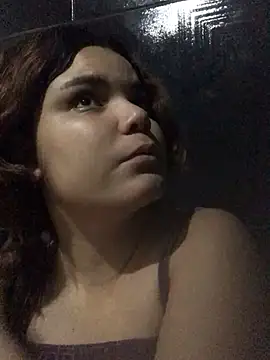 Snapshot of Cliaclara chatting on June 21, 10:23 pm Cliaclara online show from June 21, 10:23 pm